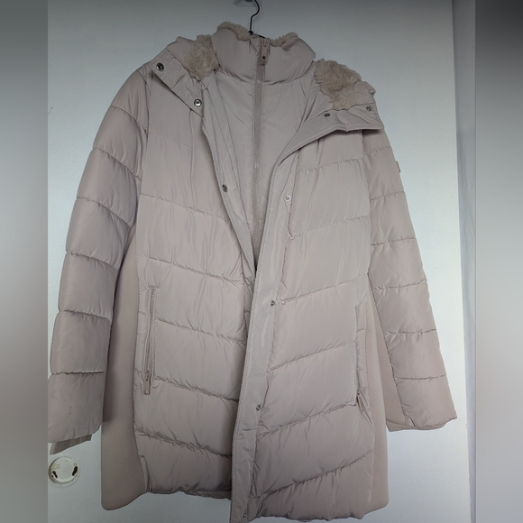 Andrew Marc Women's Beige Puffer Coat - Picture 3 of 11